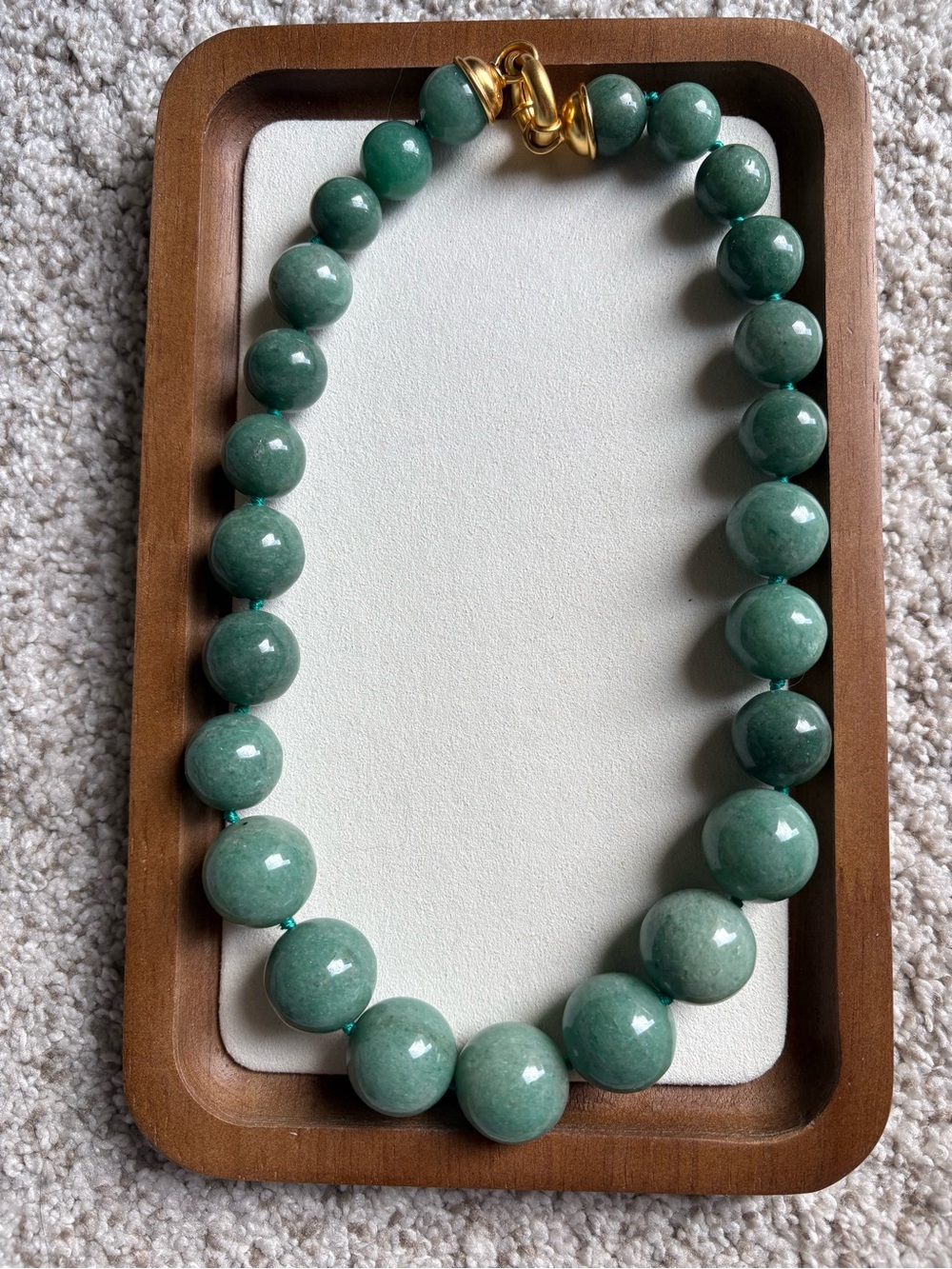 Green Beaded Necklace with Gold Clasp - Women Jewelry